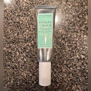 Alfalfa + Glaze Long Wearing Hyper Glow Primer